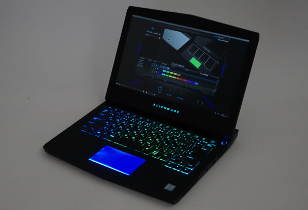 ALIENWARE 13のイルミネーション