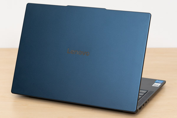 IdeaPad Slim 5i Gen 10 (14型 Intel)の天板写