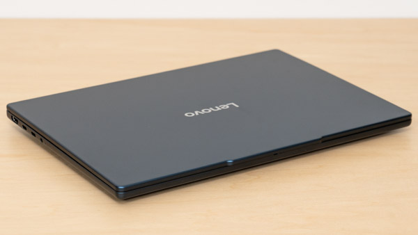 IdeaPad Slim 5i Gen 10 (14型 Intel)の薄さの写真その2