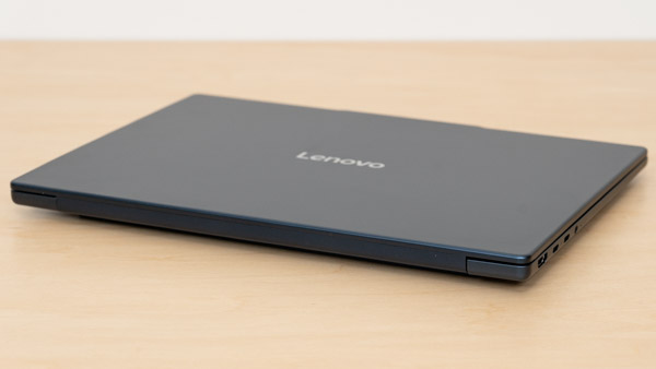 IdeaPad Slim 5i Gen 10 (14型 Intel)の薄さの写真